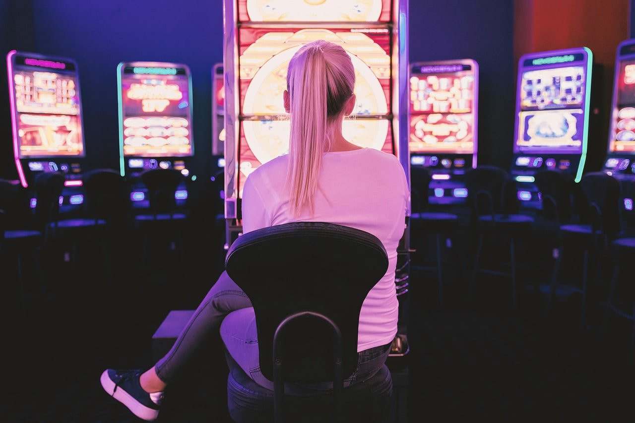 Madura Slot live casino dengan dealer profesional siaran langsung